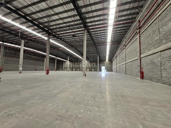 Cho thuê kho xưởng 5261m2 KCN Long Hậu Long An