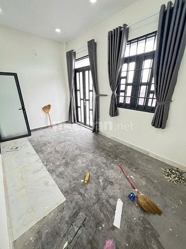 Nhà 3 tầng Ni Sư Huỳnh Liên, cạnh Vinmart Bàu Cát, 4.35 tỷ