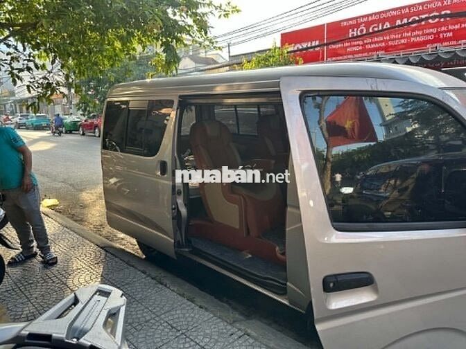 Toyota Hiace 2006 Xăng Bạc