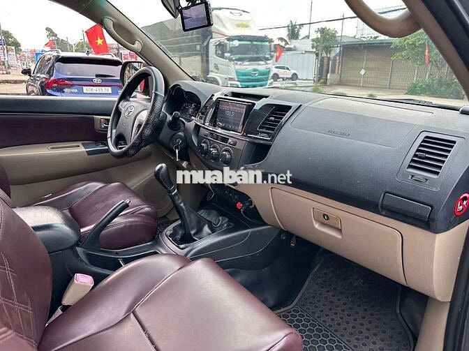Toyota Fortuner 2014 máy dầu số sàn.