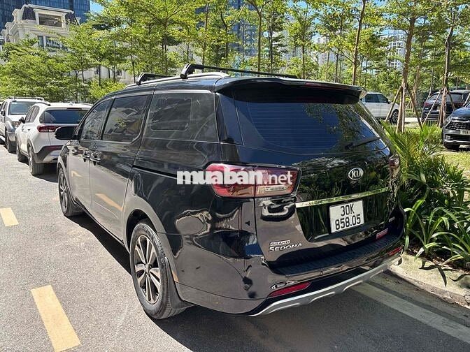 Kia Sedona 2016 Dầu Đen