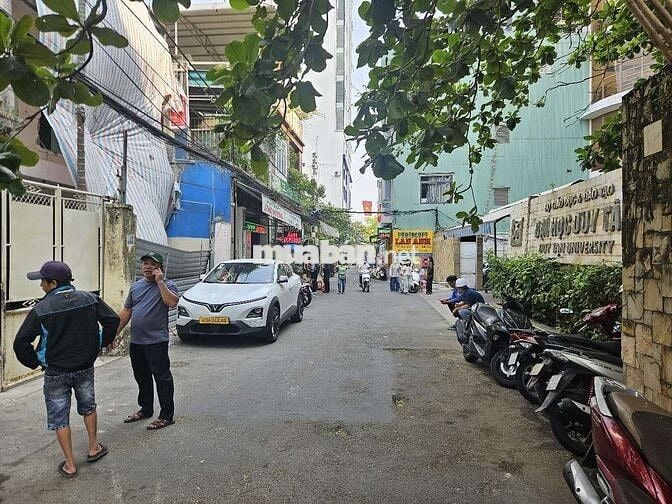 BÁN NHÀ ĐỐI DIỆN TRƯỜNG ĐẠI HỌC . NGANG 8M. CẠNH SÔNG HÀN