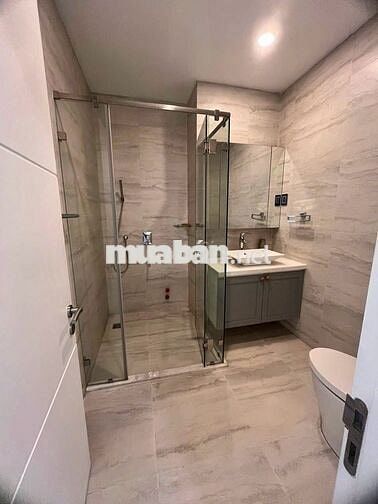 Cho thuê gấp nhà MT 18A Đồng Đen thông Ni Sư Huỳnh Liên P10 Q.Tân Bình