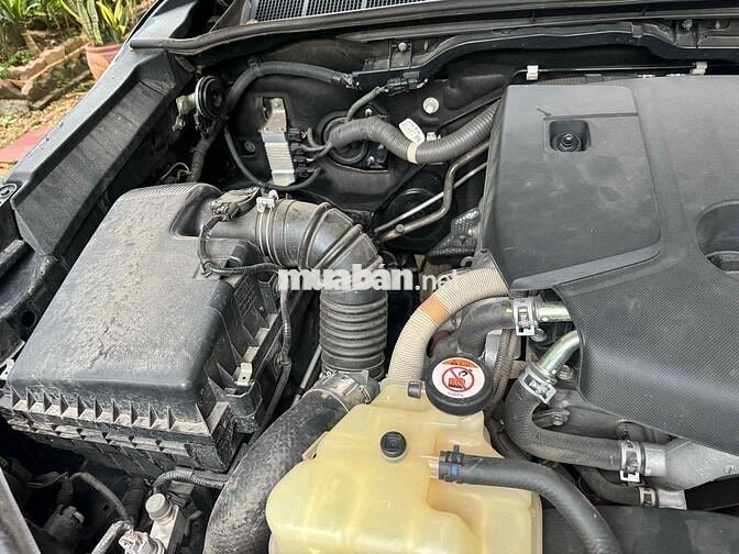Toyota Hilux 2.4G Đen