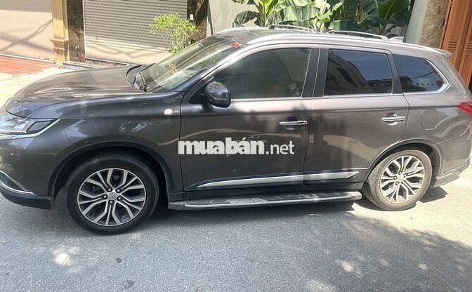Mitsubishi Outlander Nâu 7 chỗ