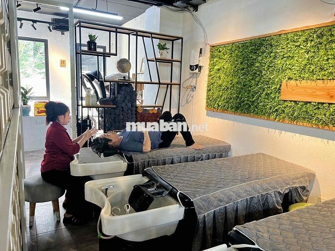 Tuyển thợ gội/ thợ phụ salon