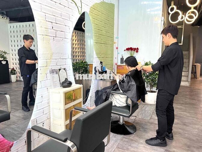 Tuyển thợ gội/ thợ phụ salon