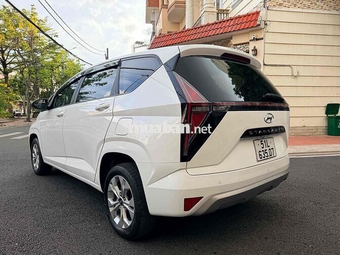 Hyundai Stargazer 1.5 số tự động 7 chỗ nhập khẩu