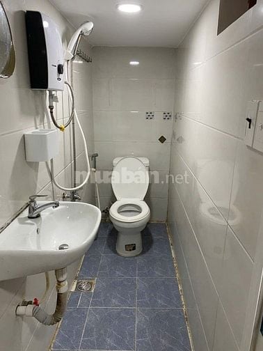 CHO THUÊ HOẶC BÁN NHÀ SÁT MẶT TIỀN XE TẢI PHẠM ĐÔN Q5