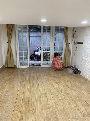 CHO THUÊ HOẶC BÁN NHÀ SÁT MẶT TIỀN XE TẢI PHẠM ĐÔN Q5