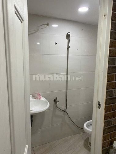 CHO THUÊ HOẶC BÁN NHÀ SÁT MẶT TIỀN XE TẢI PHẠM ĐÔN Q5