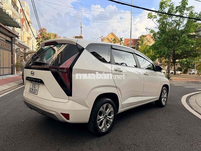 Hyundai Stargazer 1.5 số tự động 7 chỗ nhập khẩu