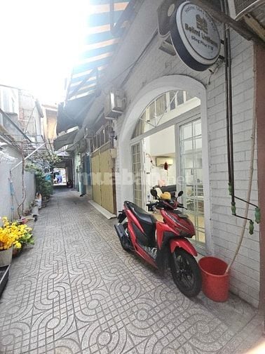 CHO THUÊ HOẶC BÁN NHÀ SÁT MẶT TIỀN XE TẢI PHẠM ĐÔN Q5
