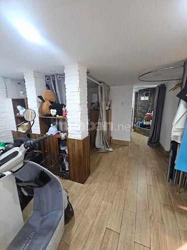 CHO THUÊ HOẶC BÁN NHÀ SÁT MẶT TIỀN XE TẢI PHẠM ĐÔN Q5
