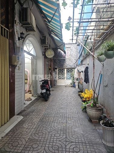 CHO THUÊ HOẶC BÁN NHÀ SÁT MẶT TIỀN XE TẢI PHẠM ĐÔN Q5