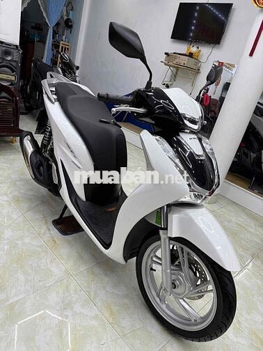 Honda SH 160 ABS 2024 1600km Trắng đen