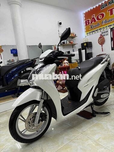 Honda SH 160 ABS 2024 1600km Trắng đen