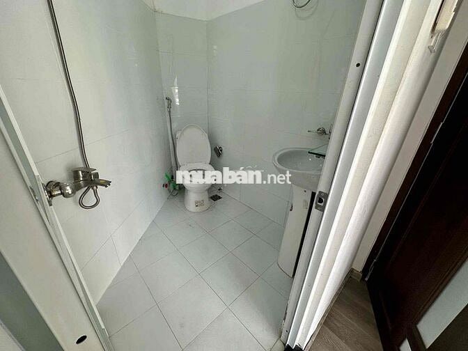 Cho thuê căn hộ studio ban công máy giặt riêng full nt ở đường 3/2 q10