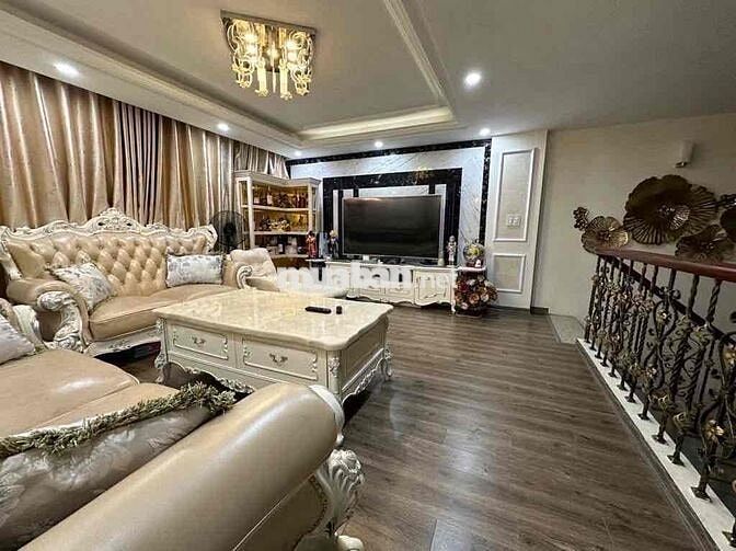 Ô tô đỗ cổng phố Tân Mai 30m2 x5T giá 5.5 tỷ sổ CC vuông vắn KD có TL