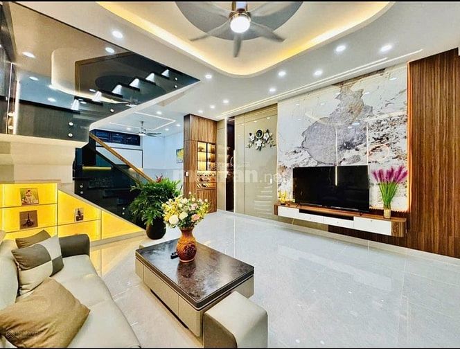 Chủ nhà kẹt tiền bán nhà 55m2 đườn 3/2,Q10.Gần Ngã bảy Lý Thái Tổ.