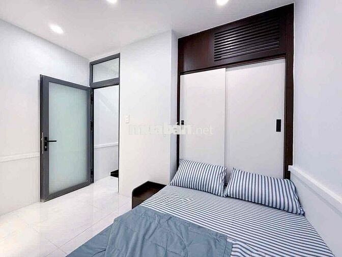Nhà mới 100% tặng full nội thất , trung tâm Phú Nhuận