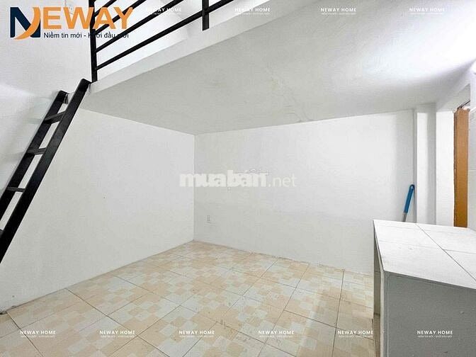 Phòng trọ giá rẻ, sẵn máy lạnh, gác cao ngay Luỹ Bán Bích, vào ở liền