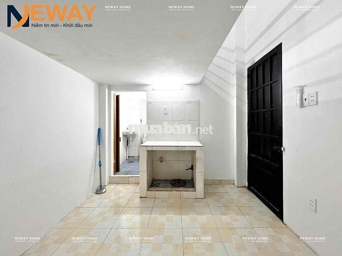 Phòng trọ giá rẻ, sẵn máy lạnh, gác cao ngay Luỹ Bán Bích, vào ở liền