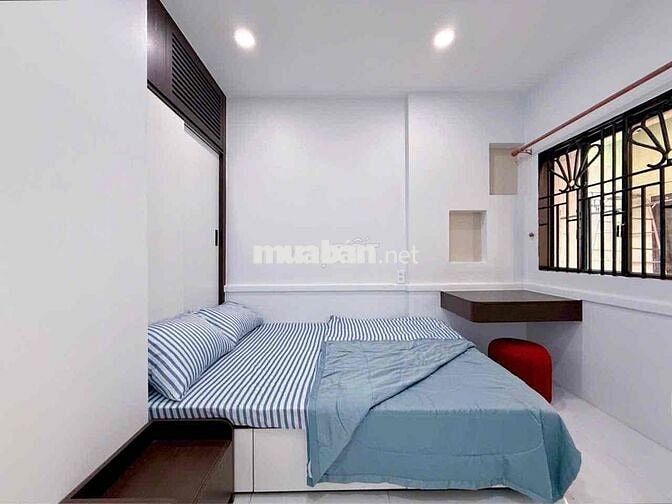 Nhà mới 100% tặng full nội thất , trung tâm Phú Nhuận