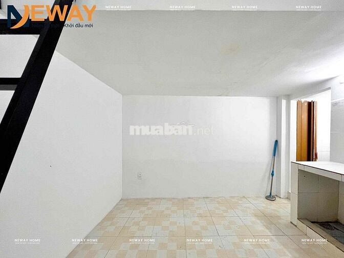 Phòng trọ giá rẻ, sẵn máy lạnh, gác cao ngay Luỹ Bán Bích, vào ở liền