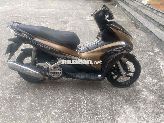 Honda Air Blade Đen vàng