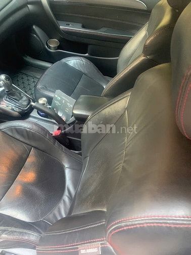 Xe gia đình sang chảnh, cực đỉnh trong tầm giá. Trang bị tối tân 