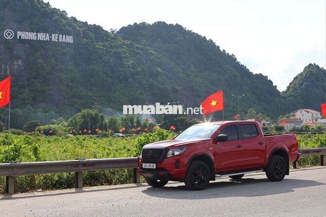 Nissan Navara EL 2024 1 cầu màu Đỏ
