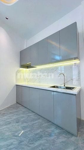 Cần bán nhà mới vào ở liền ngay cầu Rạch Ông Quận 7