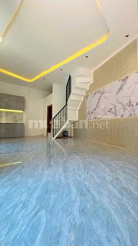 Cần bán nhà mới vào ở liền ngay cầu Rạch Ông Quận 7