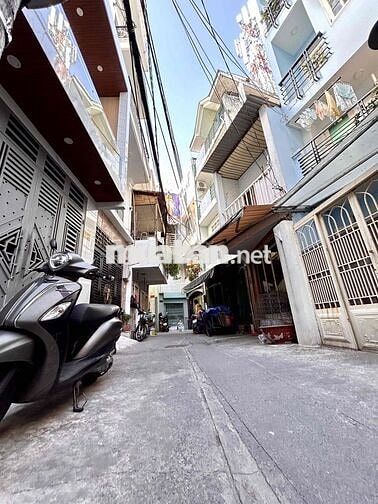 Bán nhà 23m2, xe hơi đậu cửa Đ.tôn Thất Thuyết, Khánh Hội, Hoàng Diệu.
