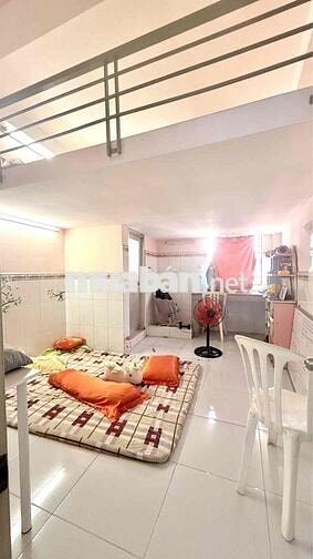 Bán nhà 23m2, xe hơi đậu cửa Đ.tôn Thất Thuyết, Khánh Hội, Hoàng Diệu.