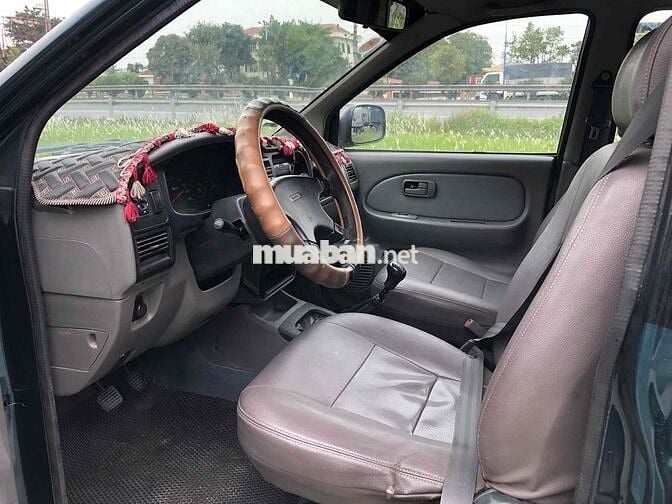 Isuzu 8 chỗ Xanh, Bạc