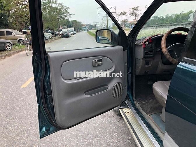 Isuzu 8 chỗ Xanh, Bạc