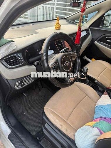 Kia Rondo Trắng Số sàn 276656 km