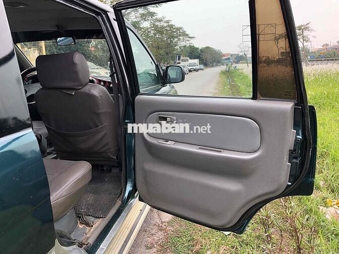 Isuzu 8 chỗ Xanh, Bạc