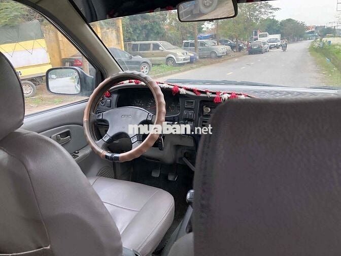Isuzu 8 chỗ Xanh, Bạc
