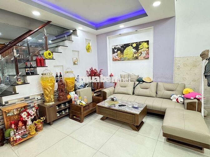 "CHỦ _ KẸT _ CẦN _ RA _ GẤP !!**