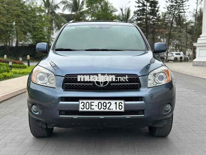 Toyota Rav4 màu Xanh 7 chỗ