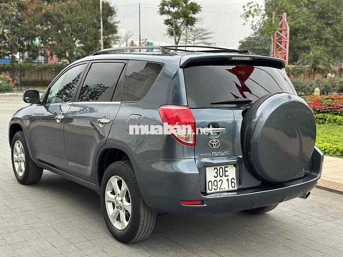 Toyota Rav4 màu Xanh 7 chỗ