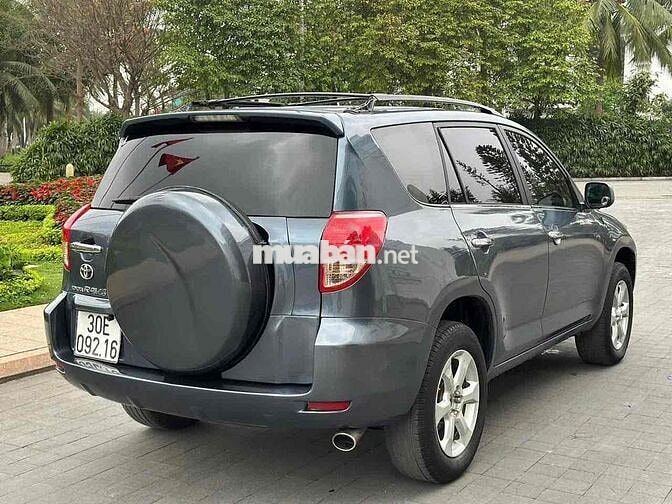 Toyota Rav4 màu Xanh 7 chỗ