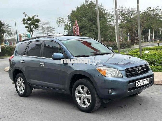 Toyota Rav4 màu Xanh 7 chỗ