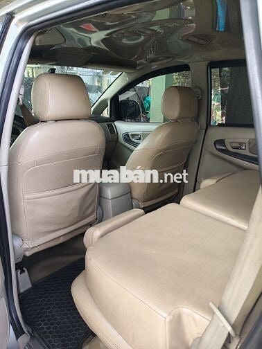 Toyota Innova Bạc 7 chỗ