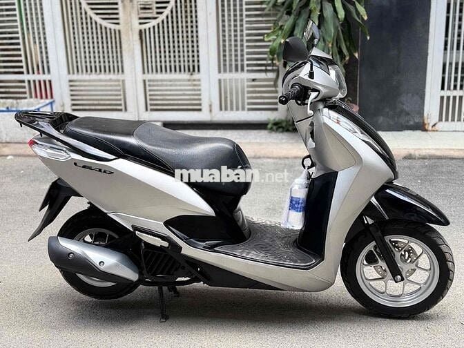Honda Lead 2V 2017 Bạc