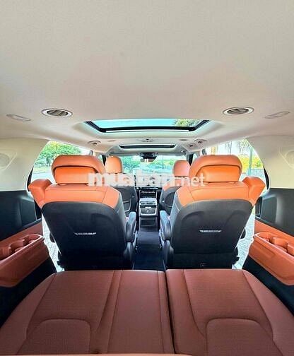 Kia Carnival Signature 2.2D 2023 Đen 5 vạn km