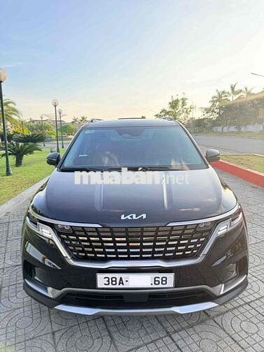 Kia Carnival Signature 2.2D 2023 Đen 5 vạn km